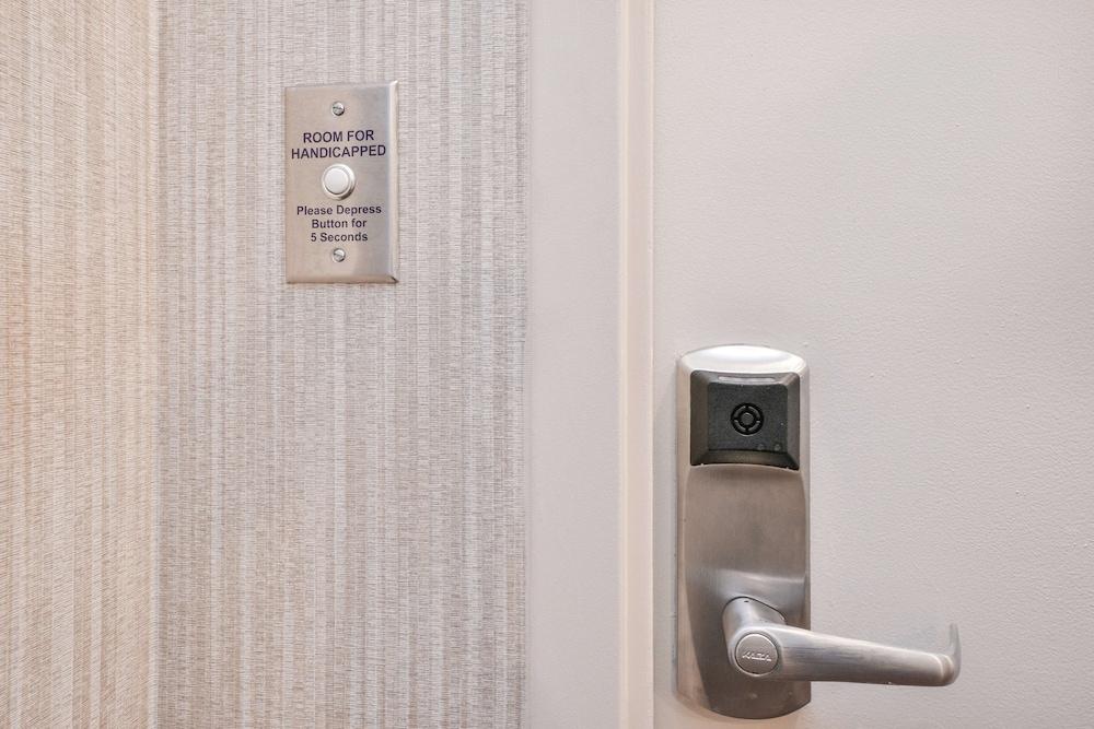 Hampton Inn Martinsburg photo 40