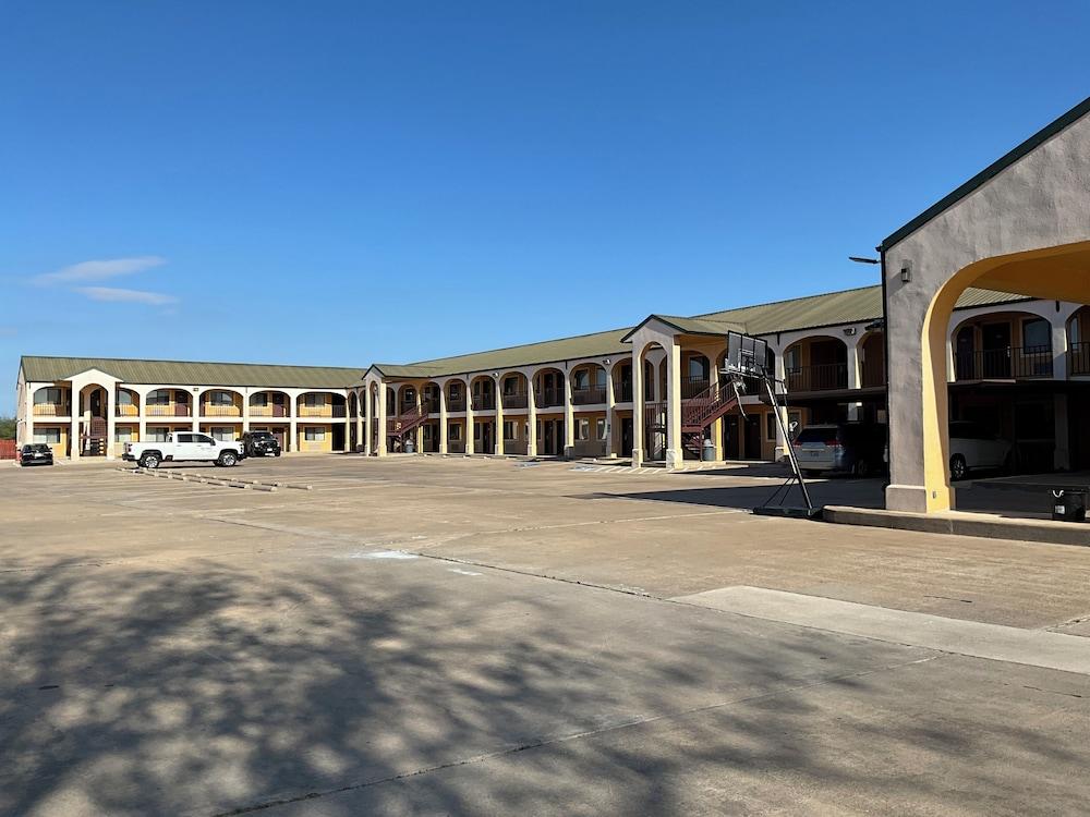 Executive inn & Suites photo 31