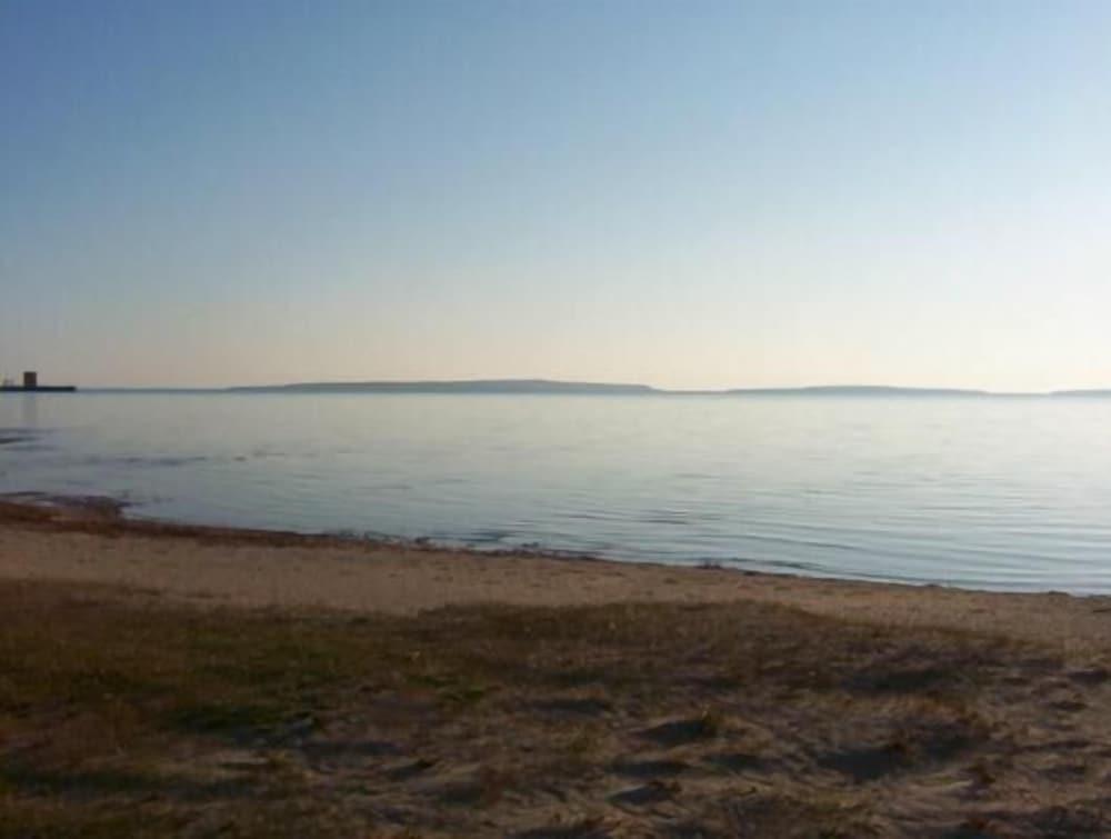 Waterfront Inn - Mackinaw City photo 20