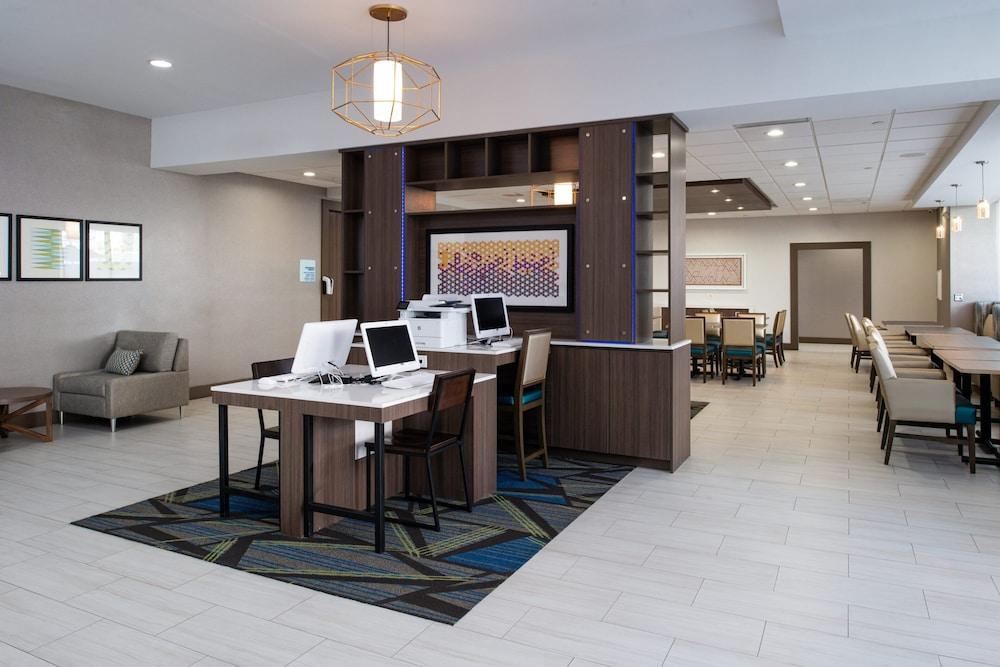 Holiday Inn Express & Suites Los Angeles Downtown West by IHG photo 23