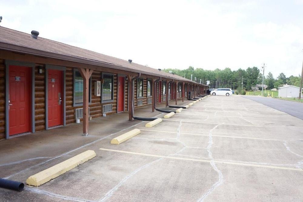 American Inn Motel by Capital O Camden AL photo 26