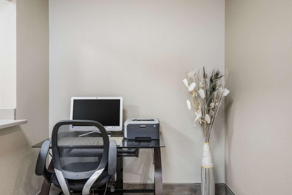 Quality Inn & Suites Lodi I-90 photo 37