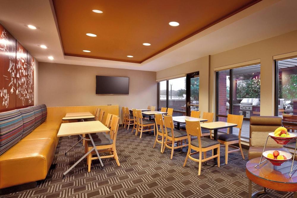 TownePlace Suites by Marriott Omaha West photo 11