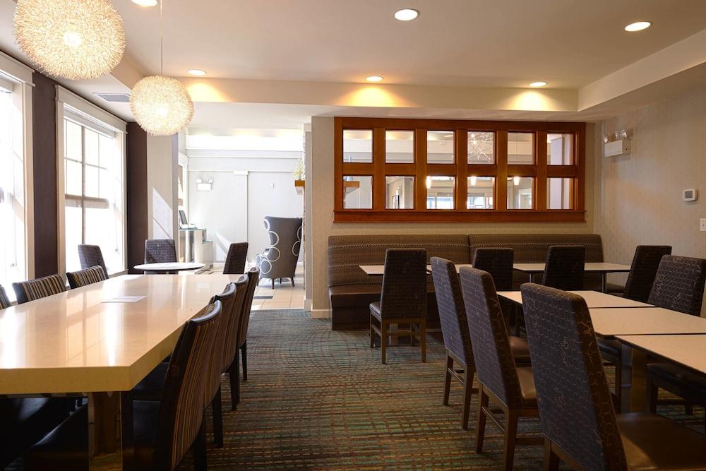 Residence Inn Marriott Airport photo 8