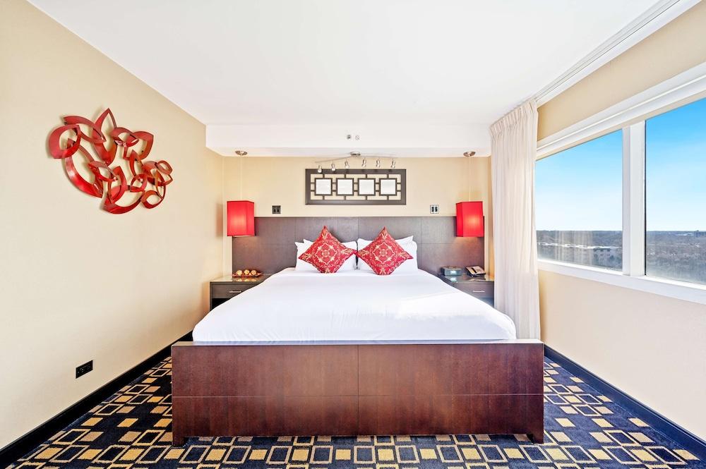 Hilton Chicago/Oak Brook Suites photo 15