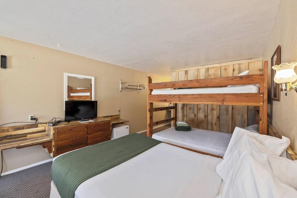 Birch Glen Hotel photo 45