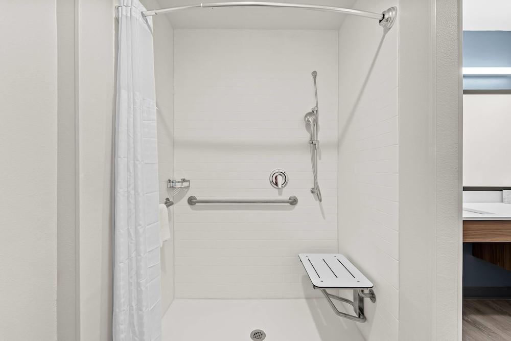 Everhome Suites Brownsville photo 23