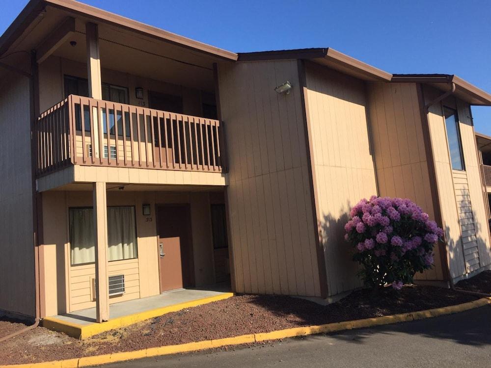 Centralia Inn photo 18