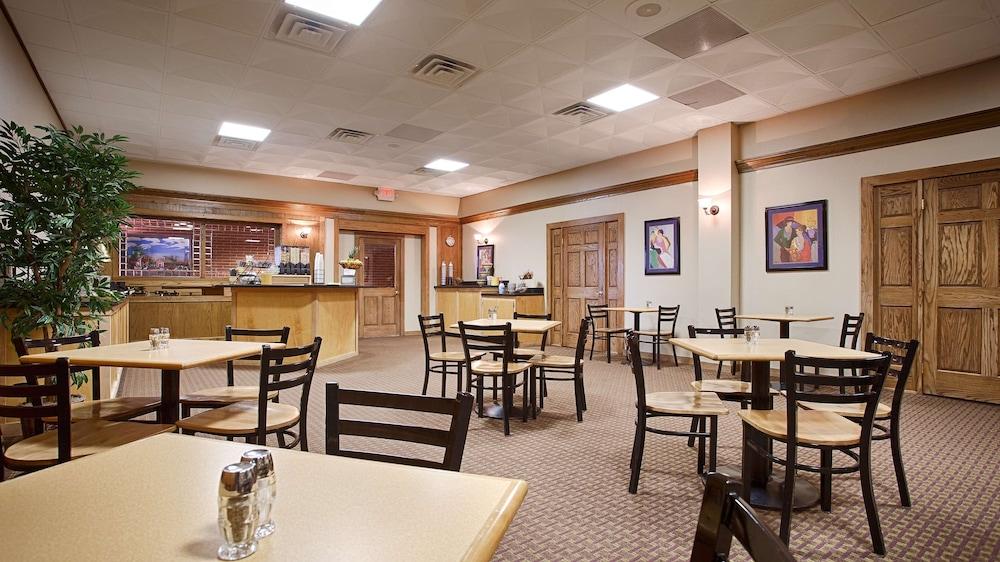 Crossroads Hotel and Event Center photo 25
