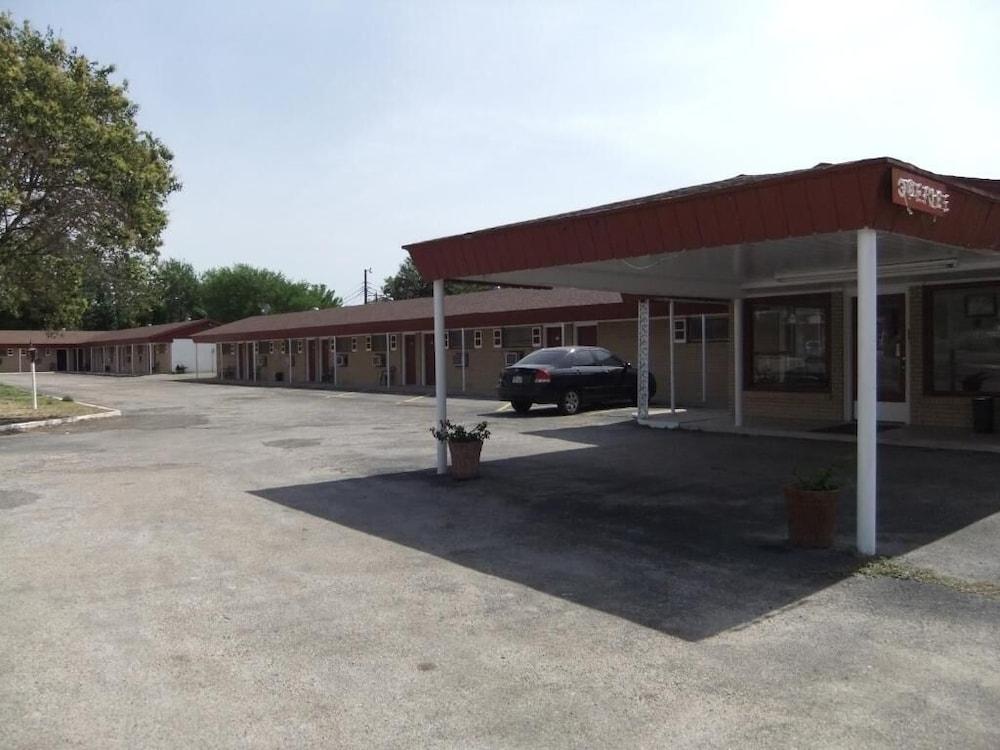 The Hills Motel photo 6