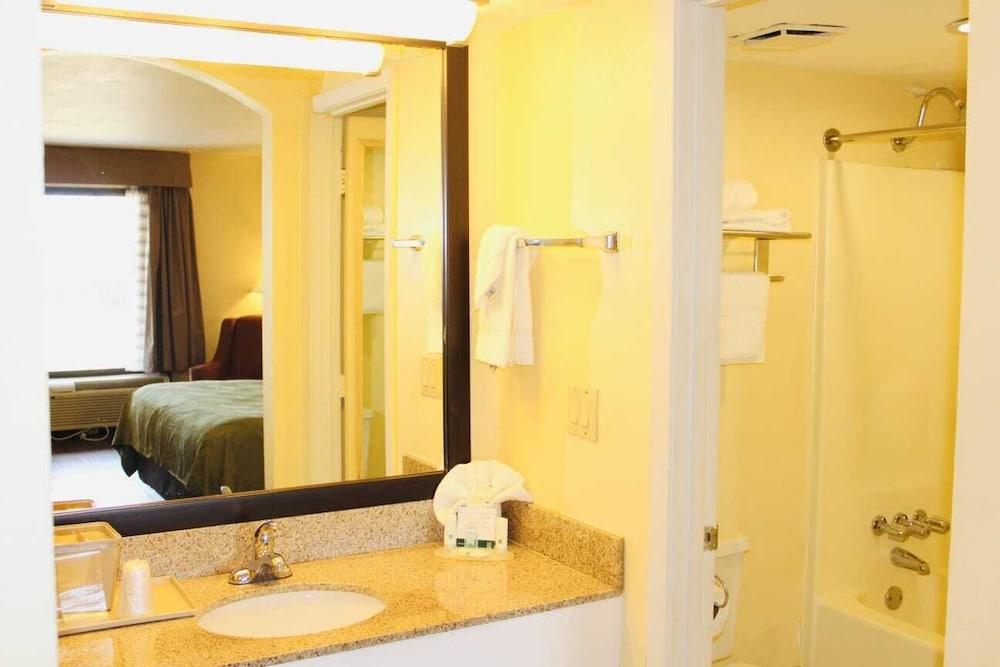 Quality Inn Indianola photo 44