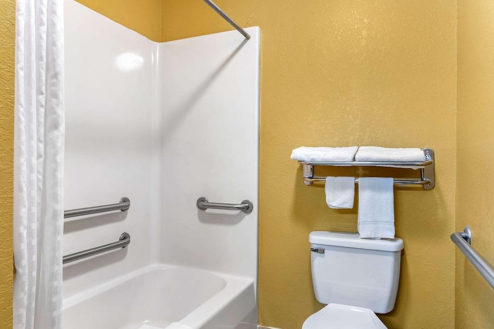 Econo Lodge Cuthbert photo 18
