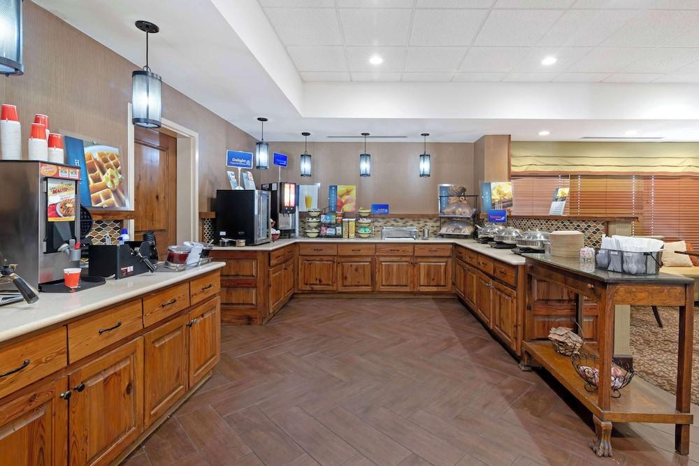 Best Western Colonial Inn photo 30