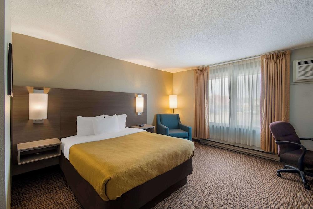 Econo Lodge Duluth near Miller Hill Mall photo 28