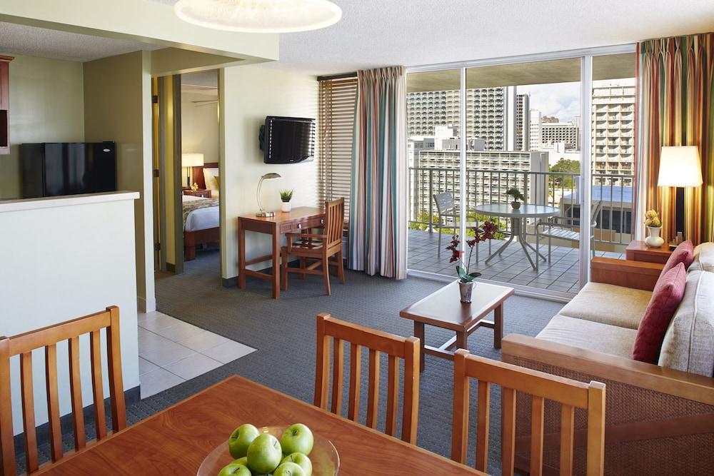 Pacific Monarch Hotel photo 21