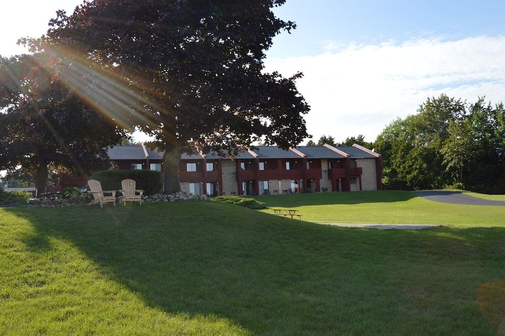 Cedar Hill Lodge photo 33
