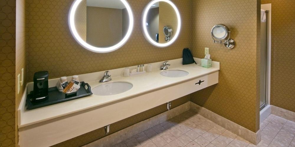 Isle Casino Hotel - Bettendorf photo 12