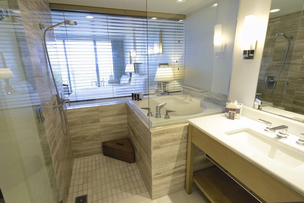 Real Select at the Ritz Carlton Residences, Waikiki Beach photo 60