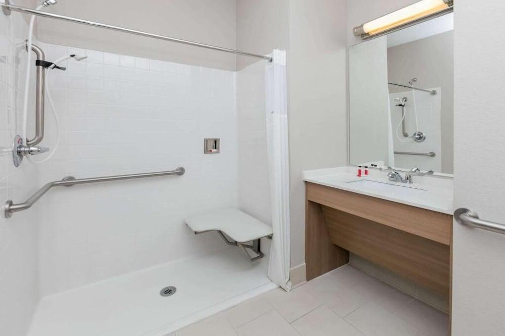 Permian Studio Apartments photo 9