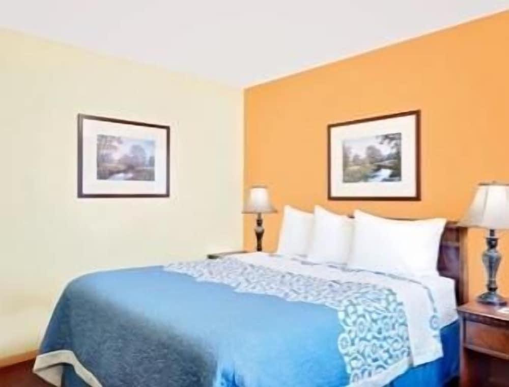 Days Inn by Wyndham Waynesboro photo 8