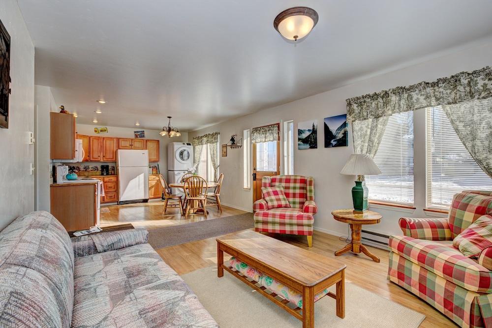 Cascade Lake Inn photo 51