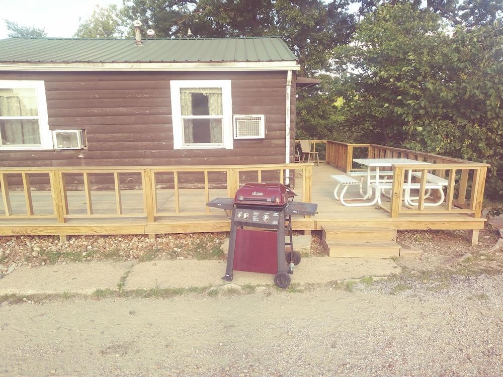 Headwaters Motel photo 17