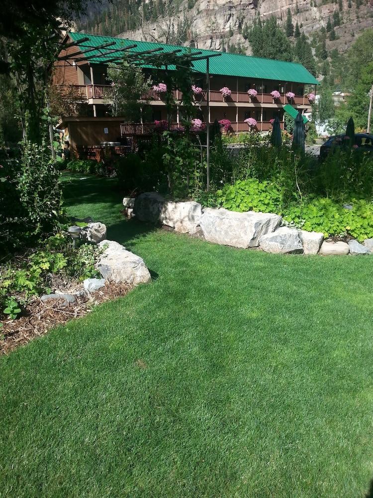 The River's Edge Motel Lodge & Resort photo 35