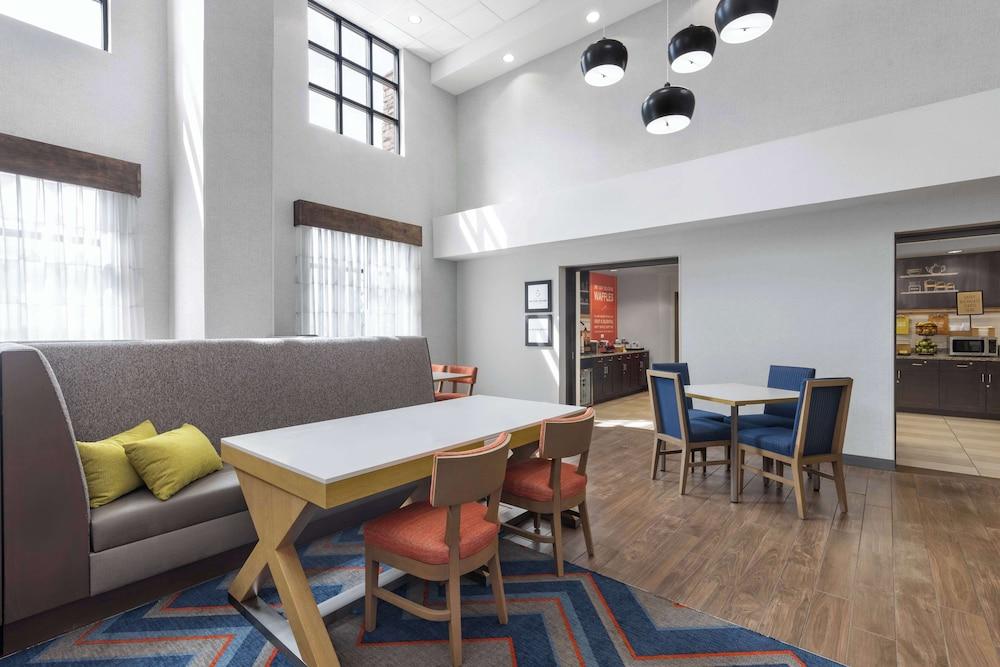 Hampton Inn & Suites Douglas photo 14