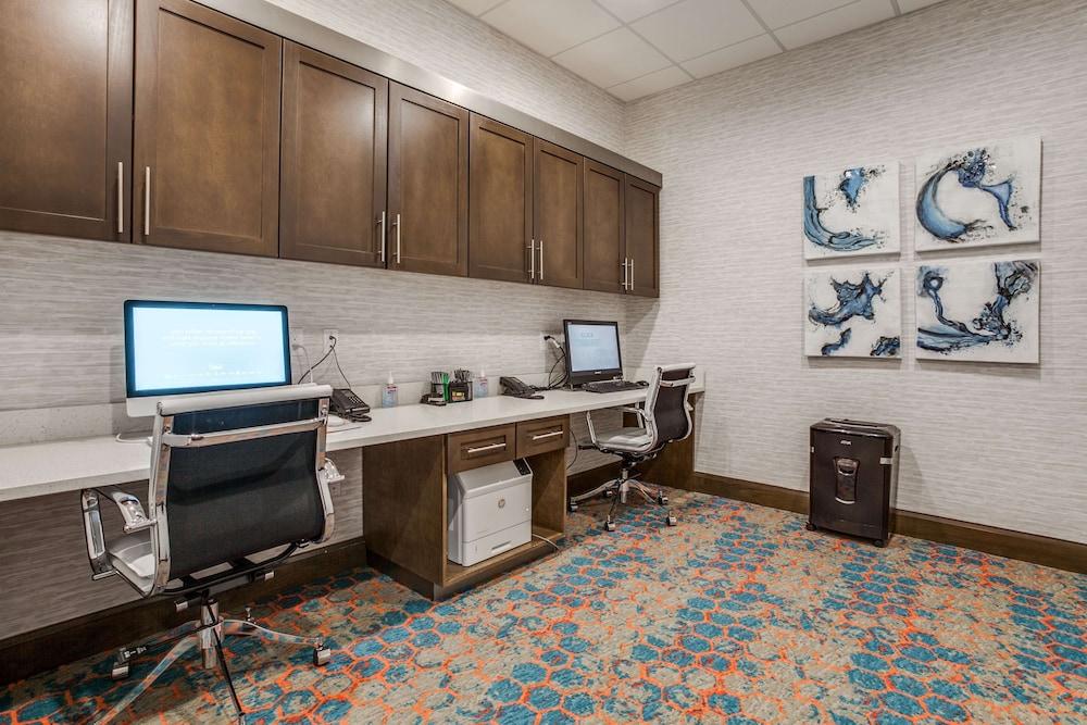 Hampton Inn & Suites North Dallas Central Expy photo 40