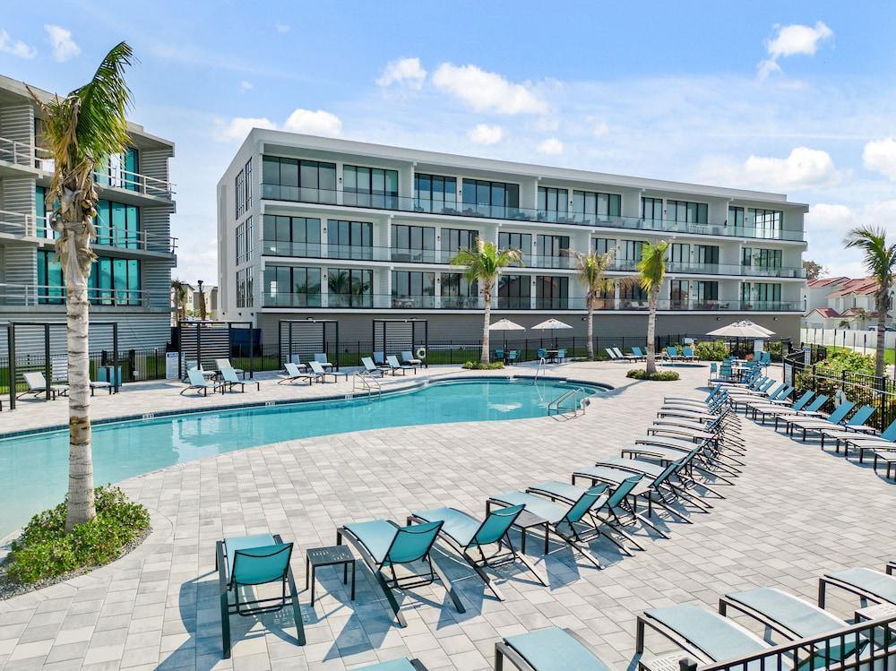 Harbor Island Beach Club by Villatel photo 53