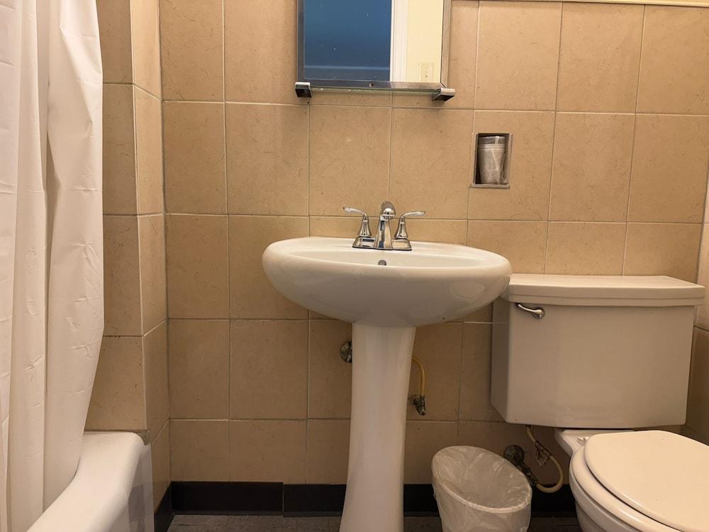 Tourest Motel photo 17