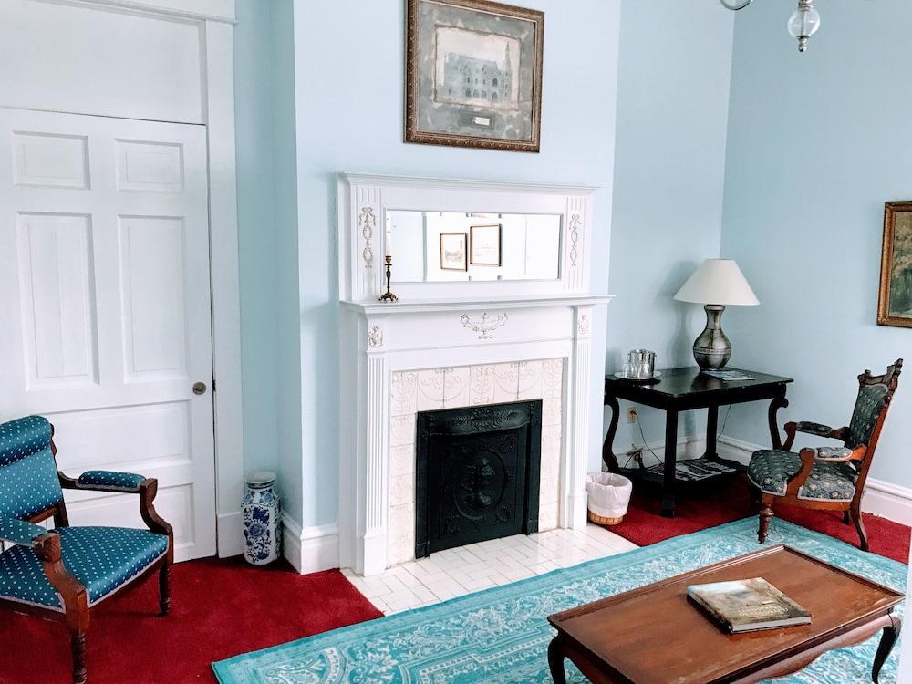 Edwardian Inn photo 46