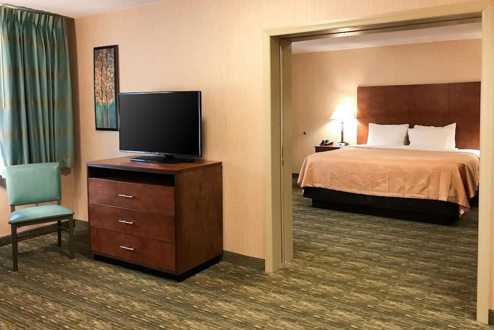 Quality Inn Bedford photo 18