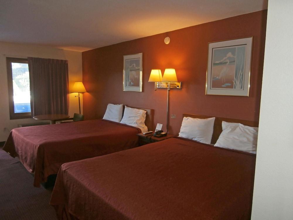Rodeway Inn photo 4