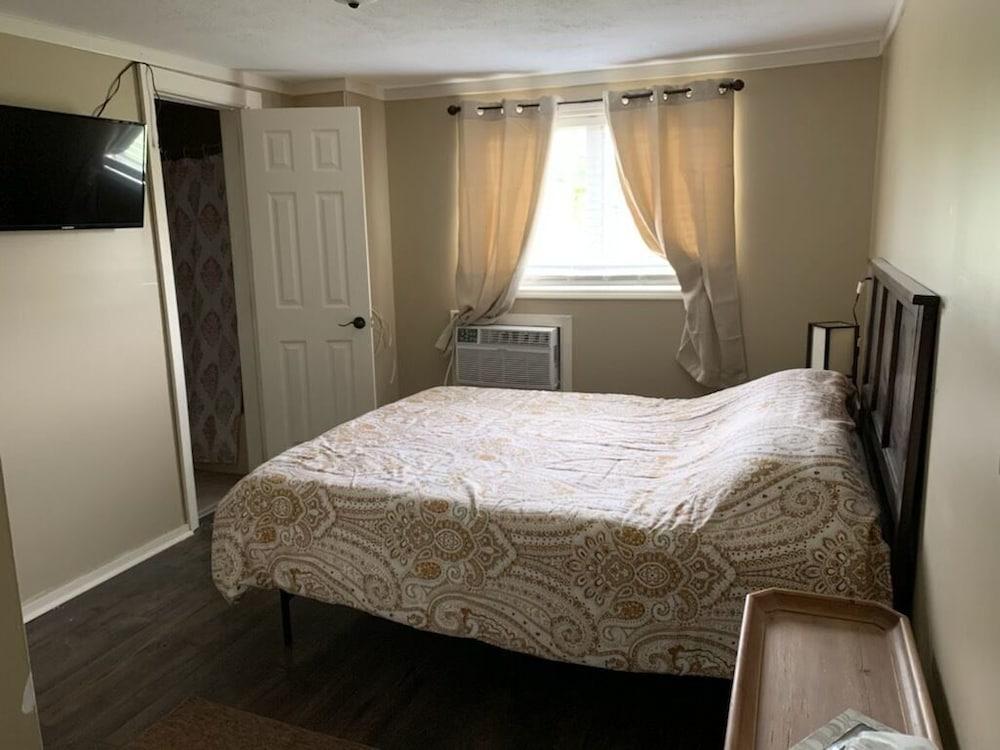 The Travelers Inn photo 1