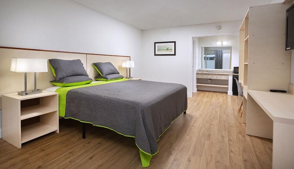 Weekly Inn photo 10