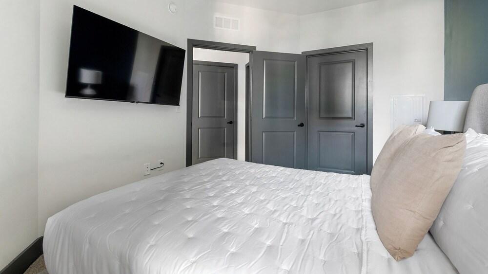 Southbank Apartments by Landing photo 13