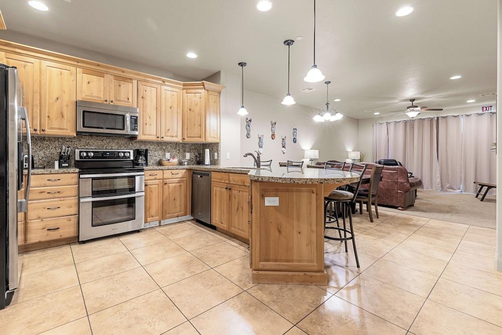 Vacation Rentals at Sand Hollow Resort photo 4