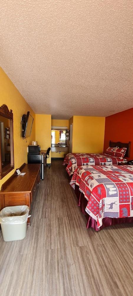 Chaparral Motel photo 19