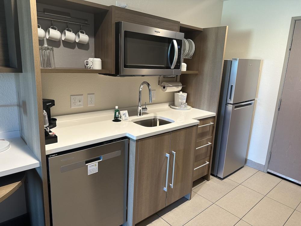 Home2 Suites By Hilton Racine photo 5