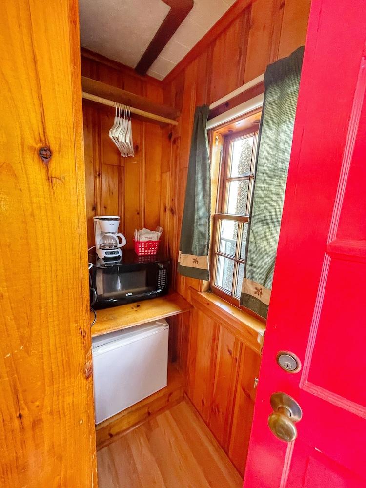 Open Hearth Inn photo 65