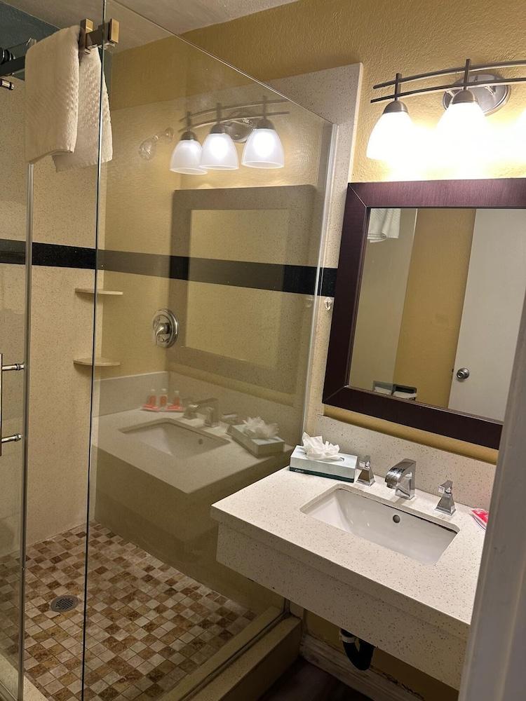 Hotel Avenida - Oceanside Camp Pendleton photo 14