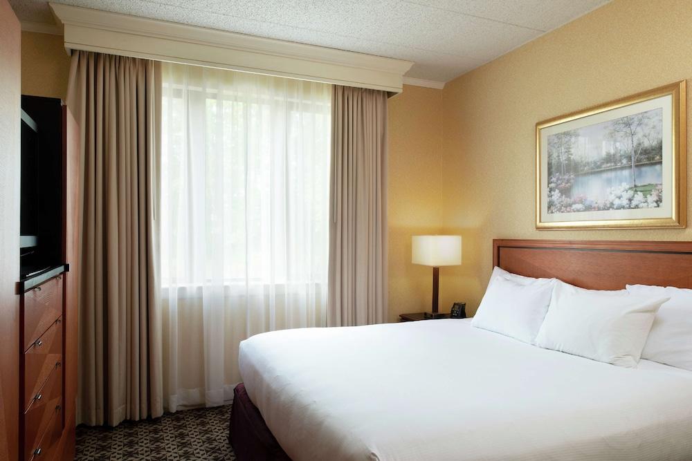 DoubleTree Suites by Hilton Hotel Mt. Laurel photo 19