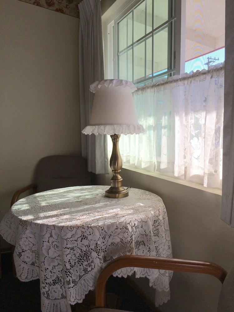 Sundown Inn photo 9