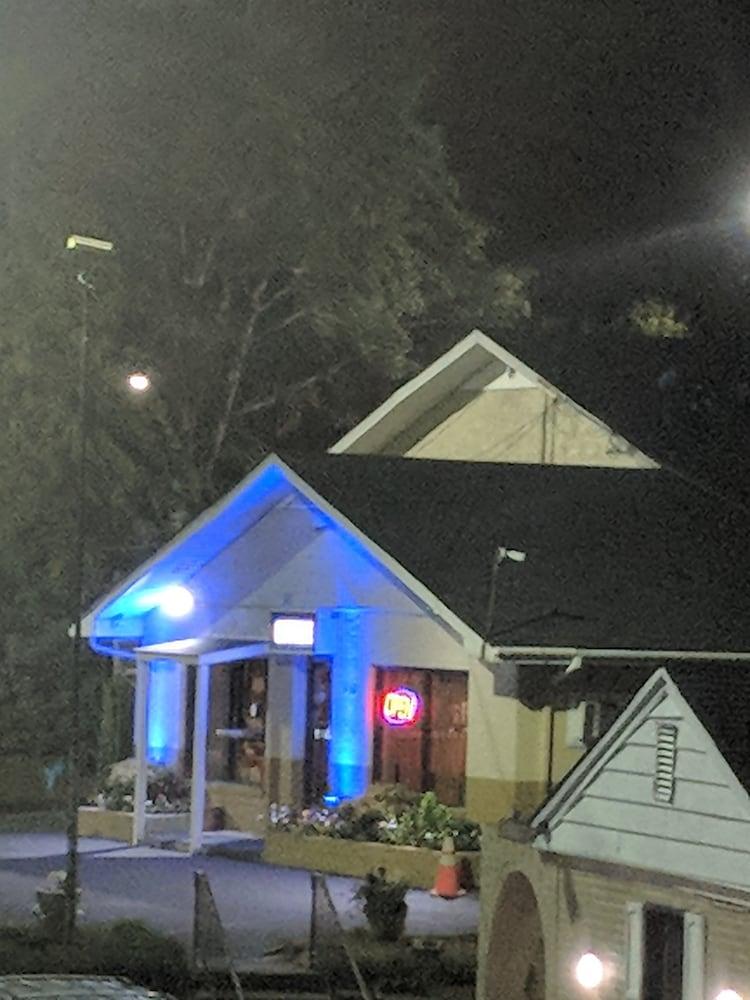 Loyalty Inn Rockingham photo 14