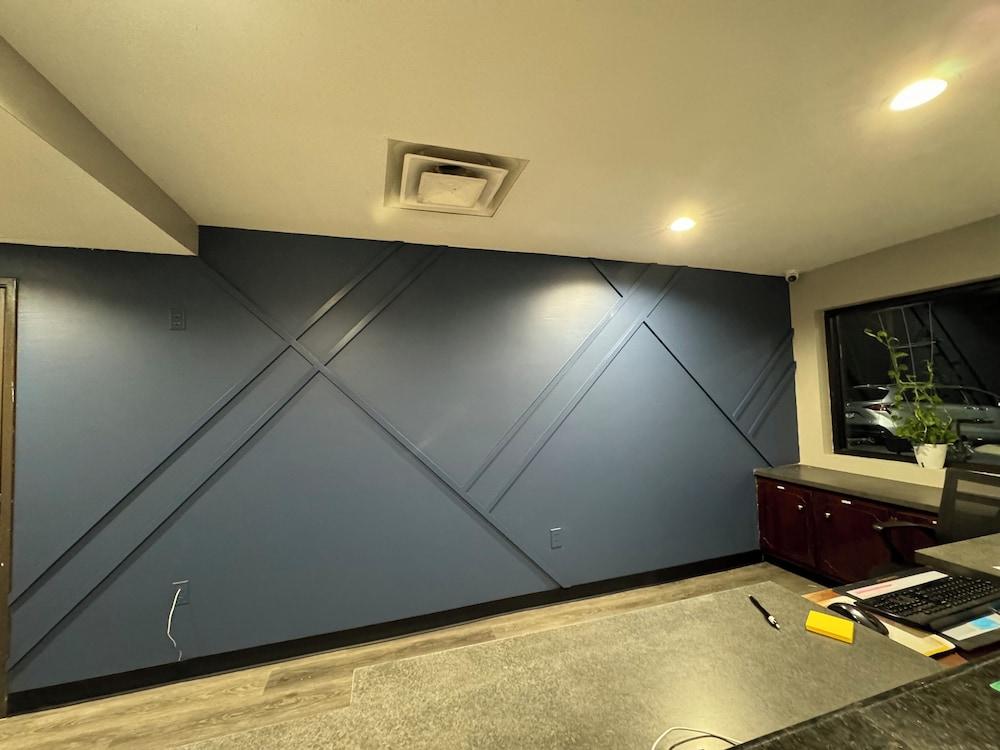 Econo Lodge Inn & Suites Centerville photo 4