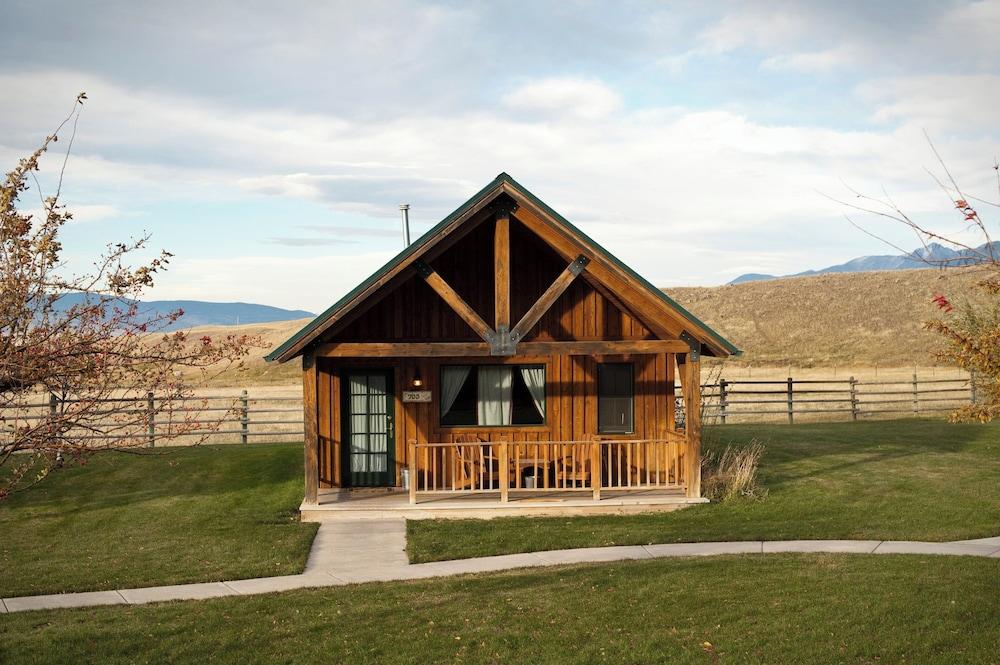 Chico Hot Springs Resort & Day Spa photo 53