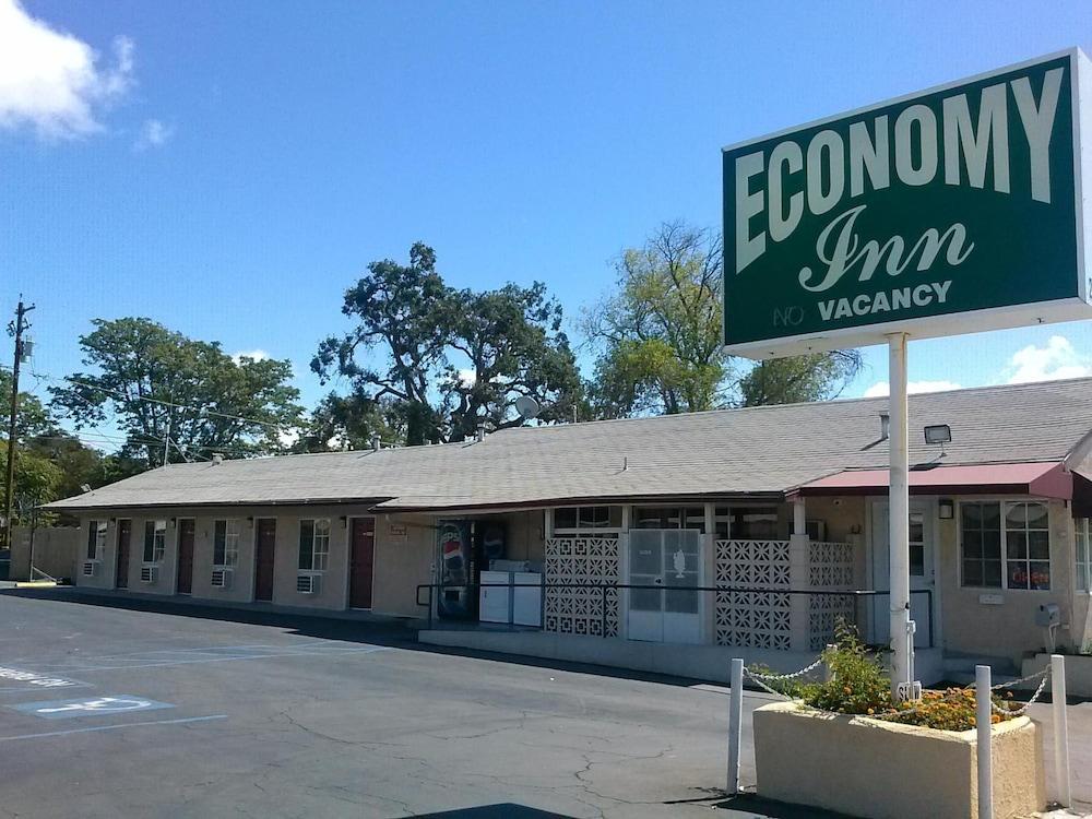Economy Inn photo 39