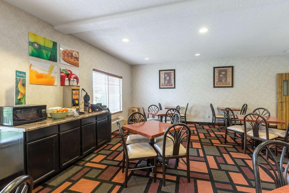 Quality Inn Kearney South photo 21