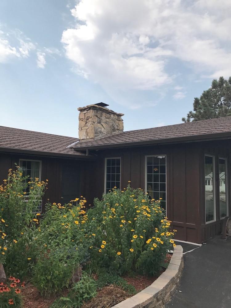 Bunkhouse Motel photo 35